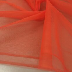 Til - rdeč, lahek in vsestranski za oblačila in dekor (širina 3 m)
