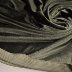 Olivno zelen elastični pliš - mehak, sijoč in elastičen (250 g/m²) 1 kg / 19,90 €