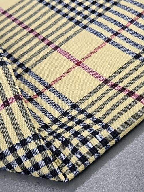 👉 London Elegance - britanski tartan v bež, črnih in rdečih tonih - dekorativna tkanina (širina 2,80 m, 205 g/m²) 1 kg / 14,50 €