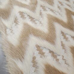 🌟 Bež-krem umetno krzno s cik-cak vzorcem