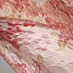 🌟 Prelivajoč nežno roza žakard - obojestranski cvetlični 3D reliefni učinek