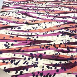 Roza-koralni bombažni jersey z abstraktnimi črtami in pikami