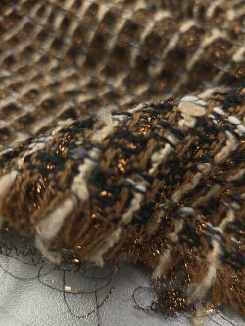 🌟 Rjavo-bakren bouclé za plašče in jakne z bakrenim sijajem