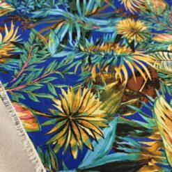 Tropski žoržet - kraljevsko modra s tropskimi listi in cvetovi