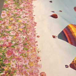 Digital print bombažno platno - roza cvetlično z baloni na modrem nebu