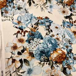 Krem žamet z modro-turkiznimi cvetovi