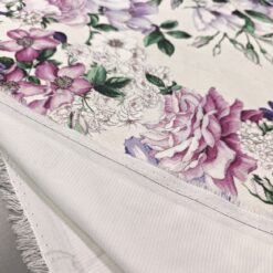 Beli cvetlični žamet - roza in lila cvetovi